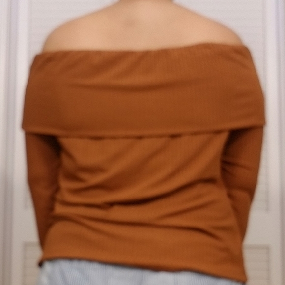 Boohoo Camel Off The Shoulder Top - Picture 3 of 4